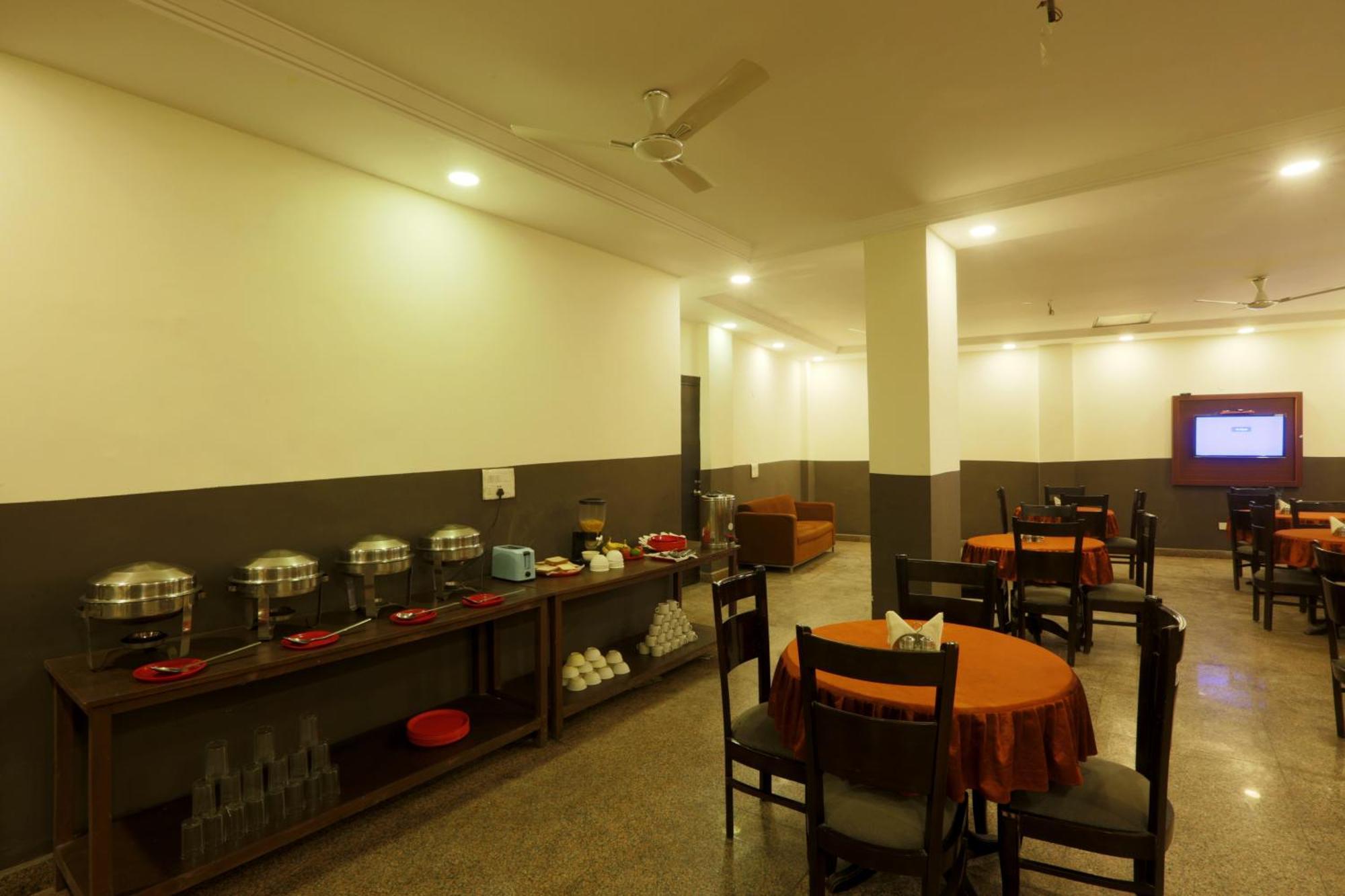 Couette-café Park - Near Igi Airport Terminal 3
