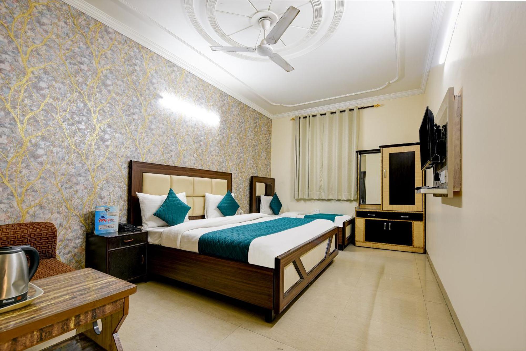 Park - Near Igi Airport Terminal 3 Couette-café 3*