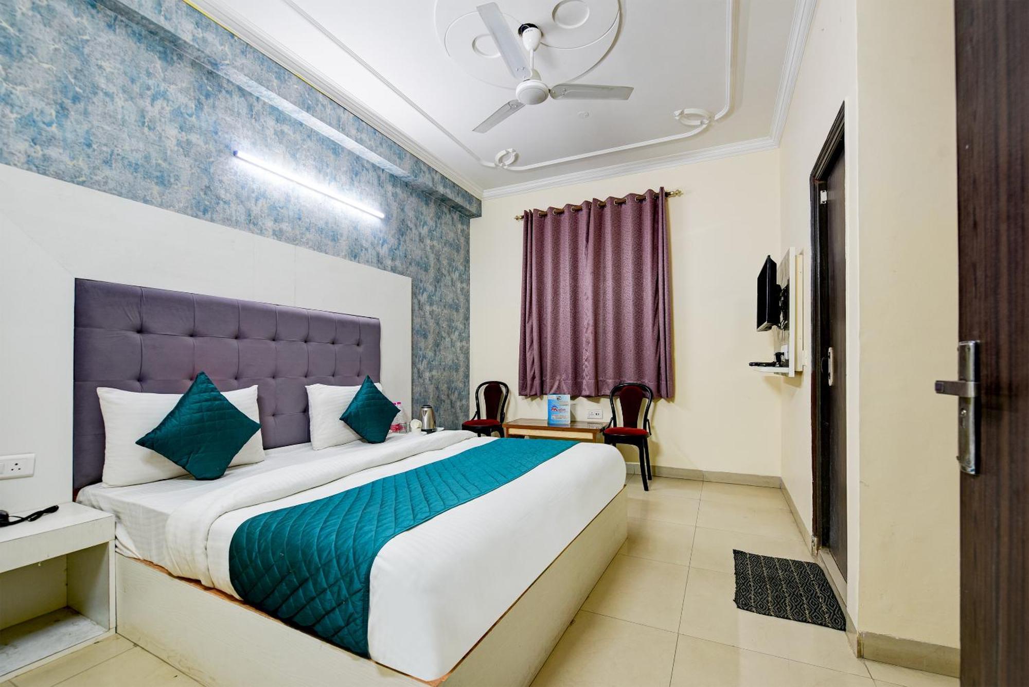 Park - Near Igi Airport Terminal 3 Bed & Breakfast New Delhi