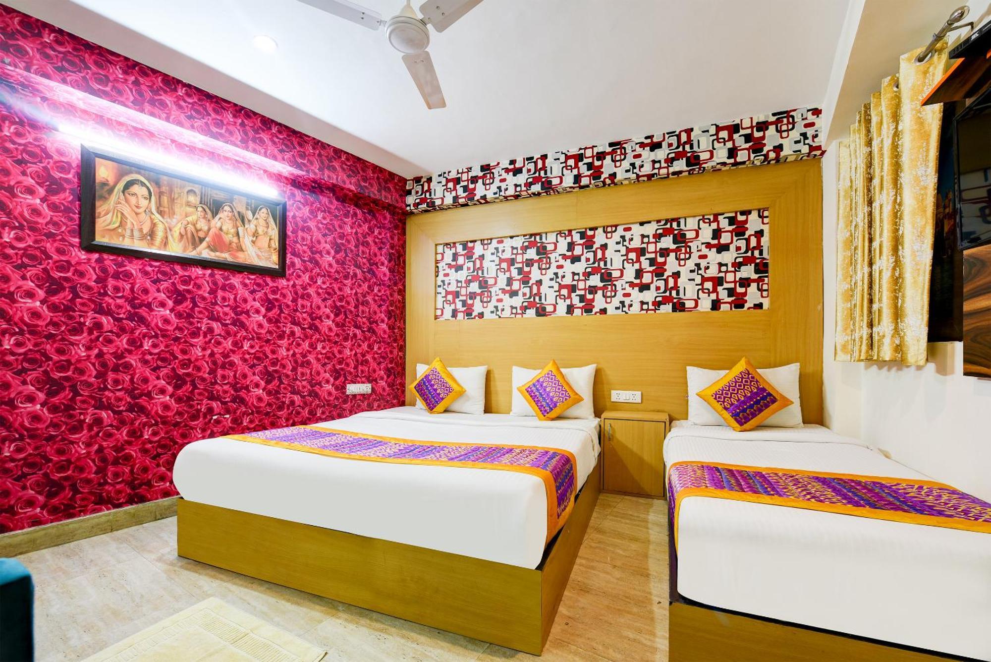 Park - Near Igi Airport Terminal 3 Bed & Breakfast