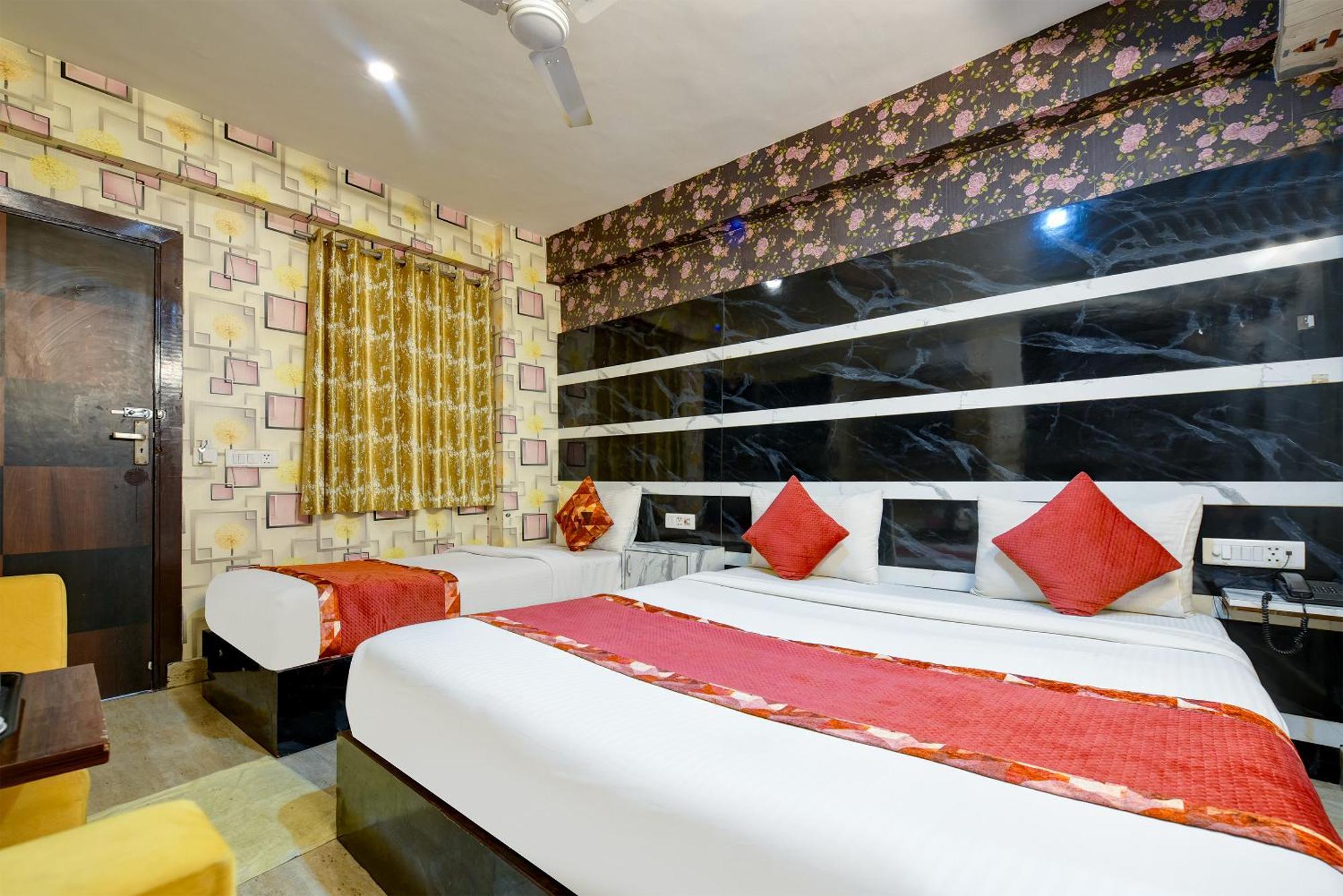 Park - Near Igi Airport Terminal 3 Bed & Breakfast